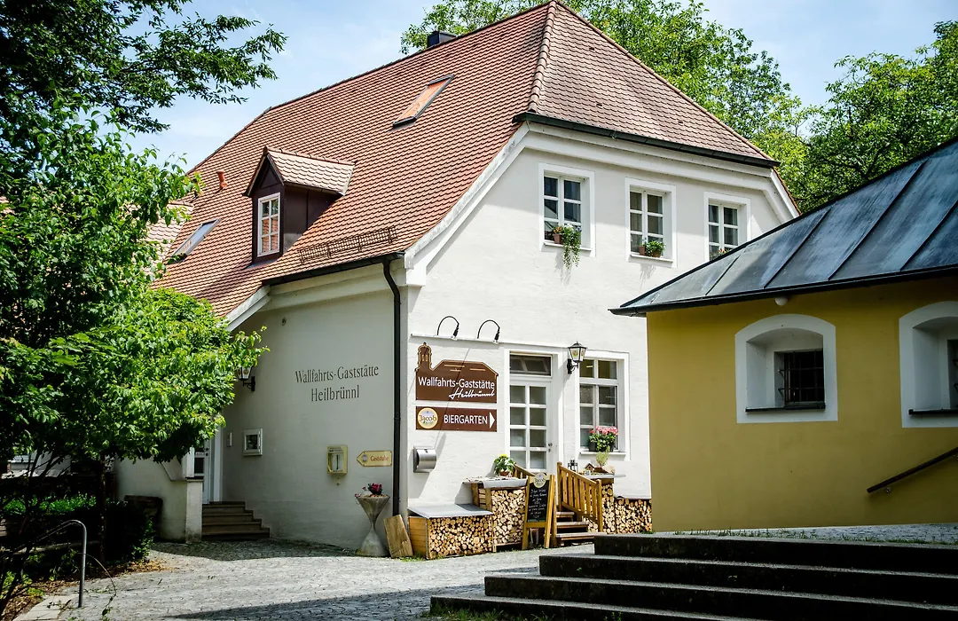 Wallfahrts-Gaststätte Heilbrünnl-1